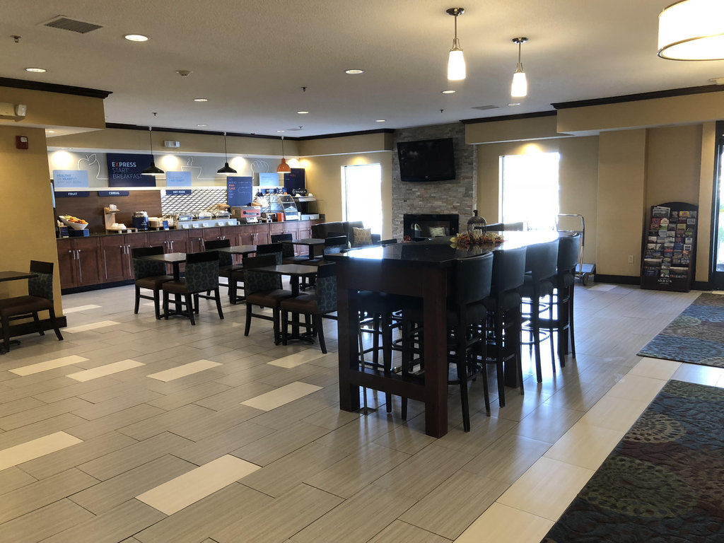 Holiday Inn Express Hotel & Suites Circleville By Ihg Ngoại thất bức ảnh